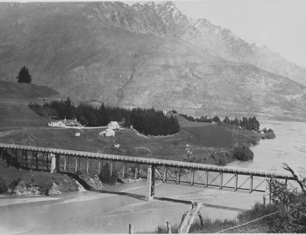 Old photo of lower Shotover Bridge